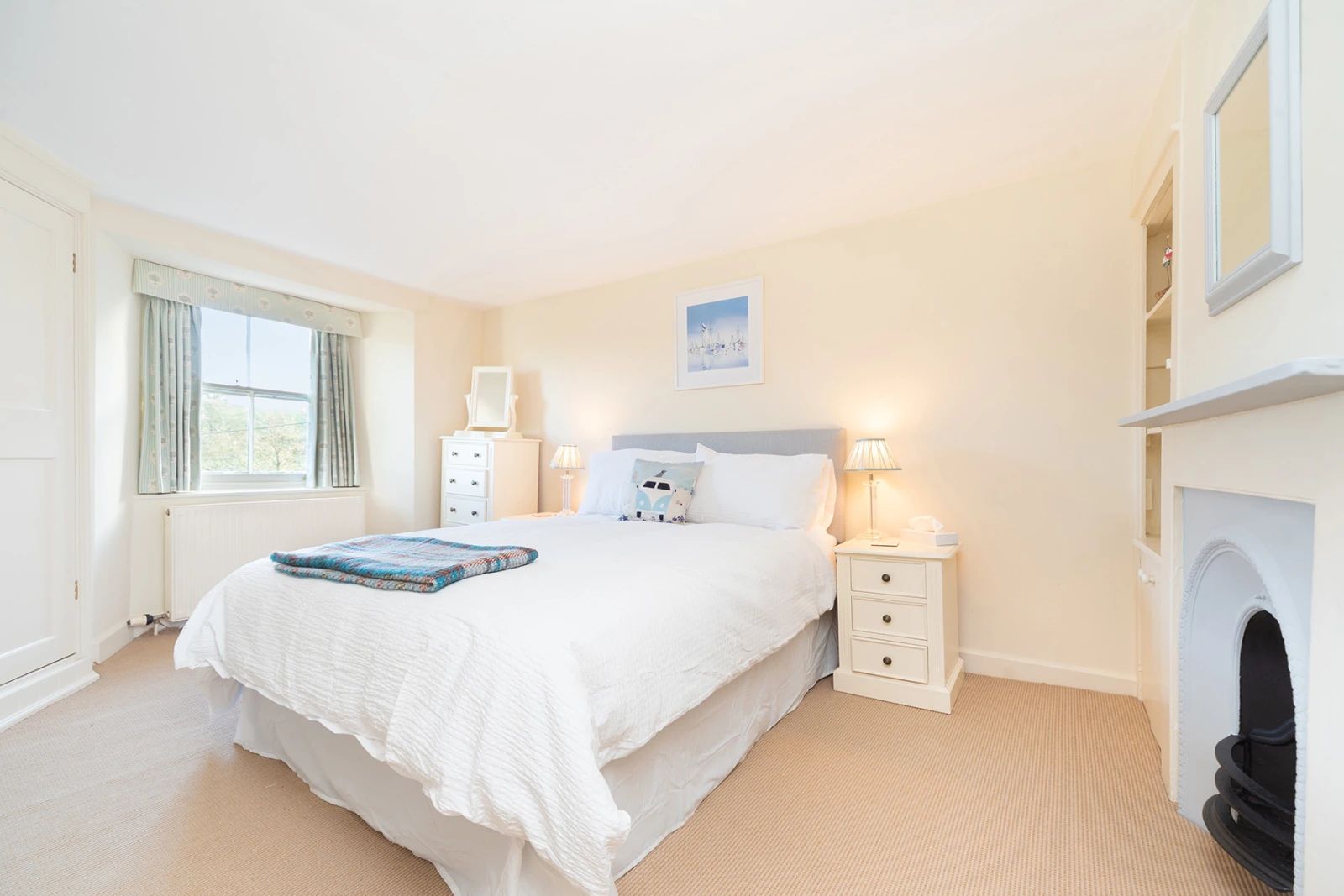 Pretty bedrooms, two with view over the green...towards the sea.