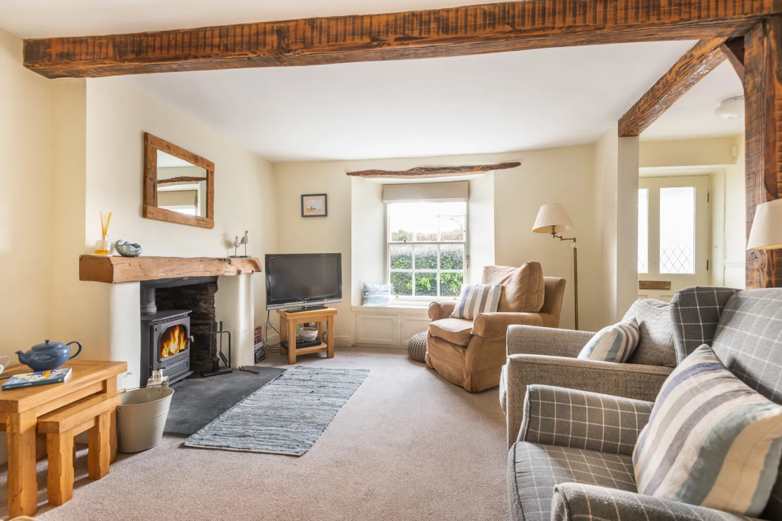 A little window seat for reading, contemplating or resting.