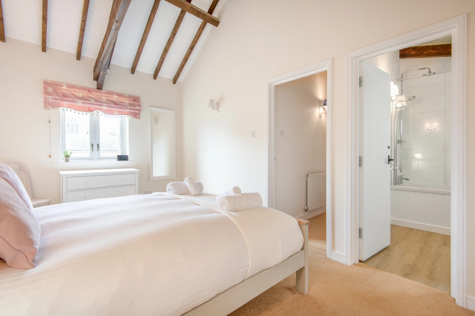 Another look at the master with en suite bathroom 