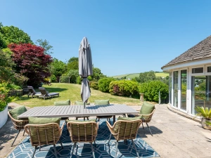 The perfect spot for alfresco dining! 