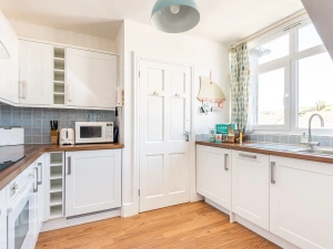 The well equipped kitchen 