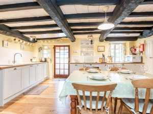 another view of the kitchen diner