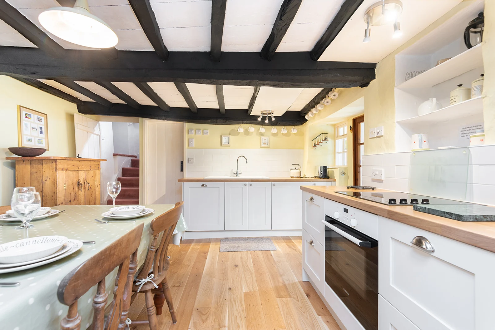 Another view of the kitchen diner