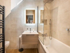 Main family bathroom