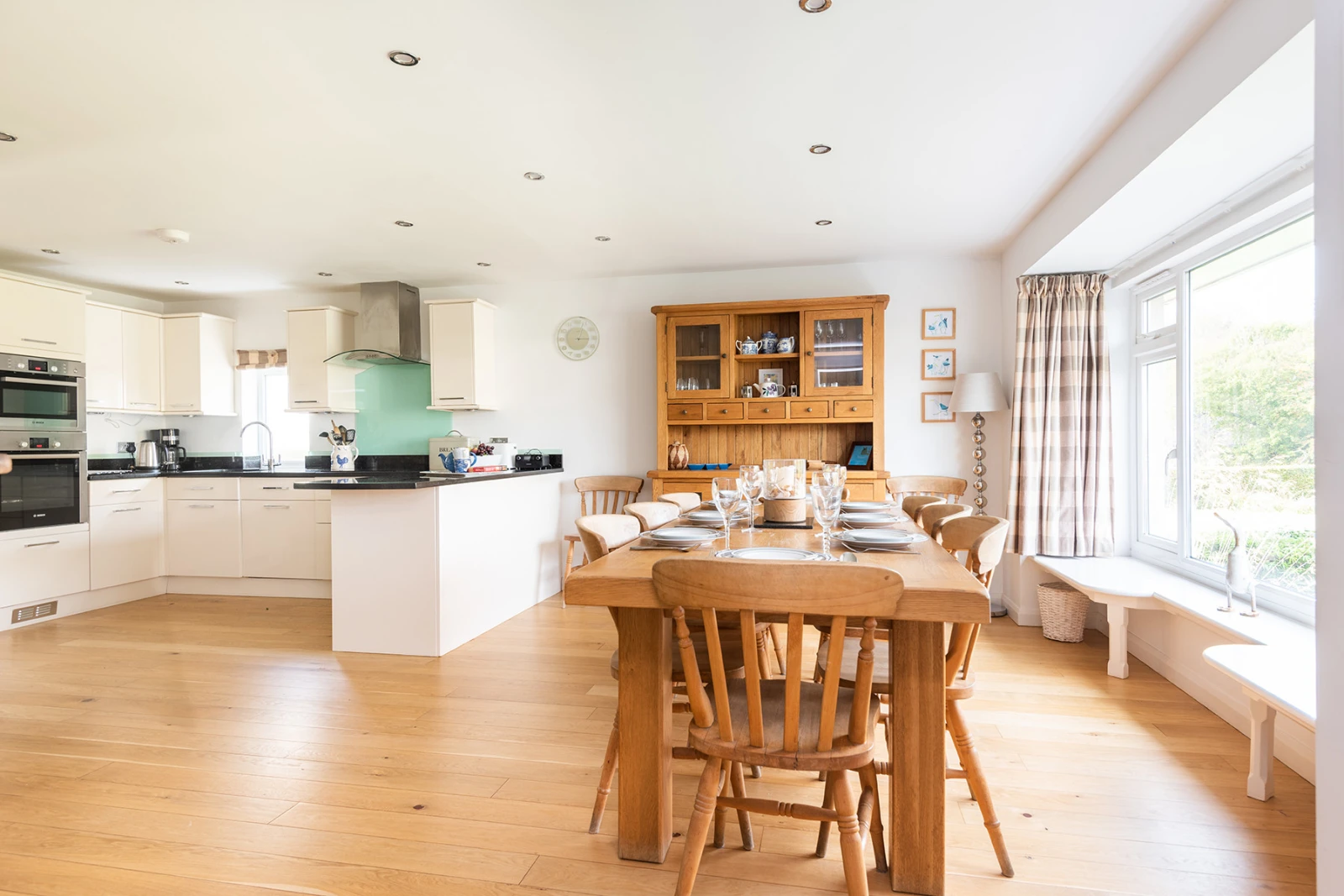 The kitchen and dining area
