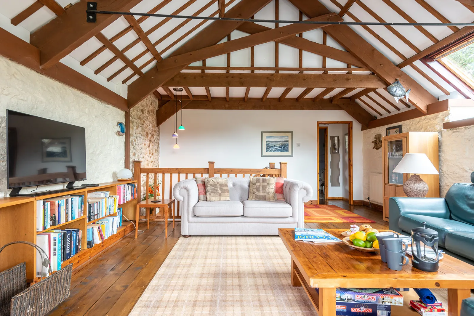 Another look at the lounge 