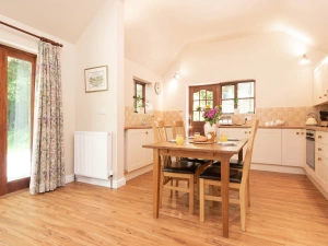 Another view of the kitchen diner