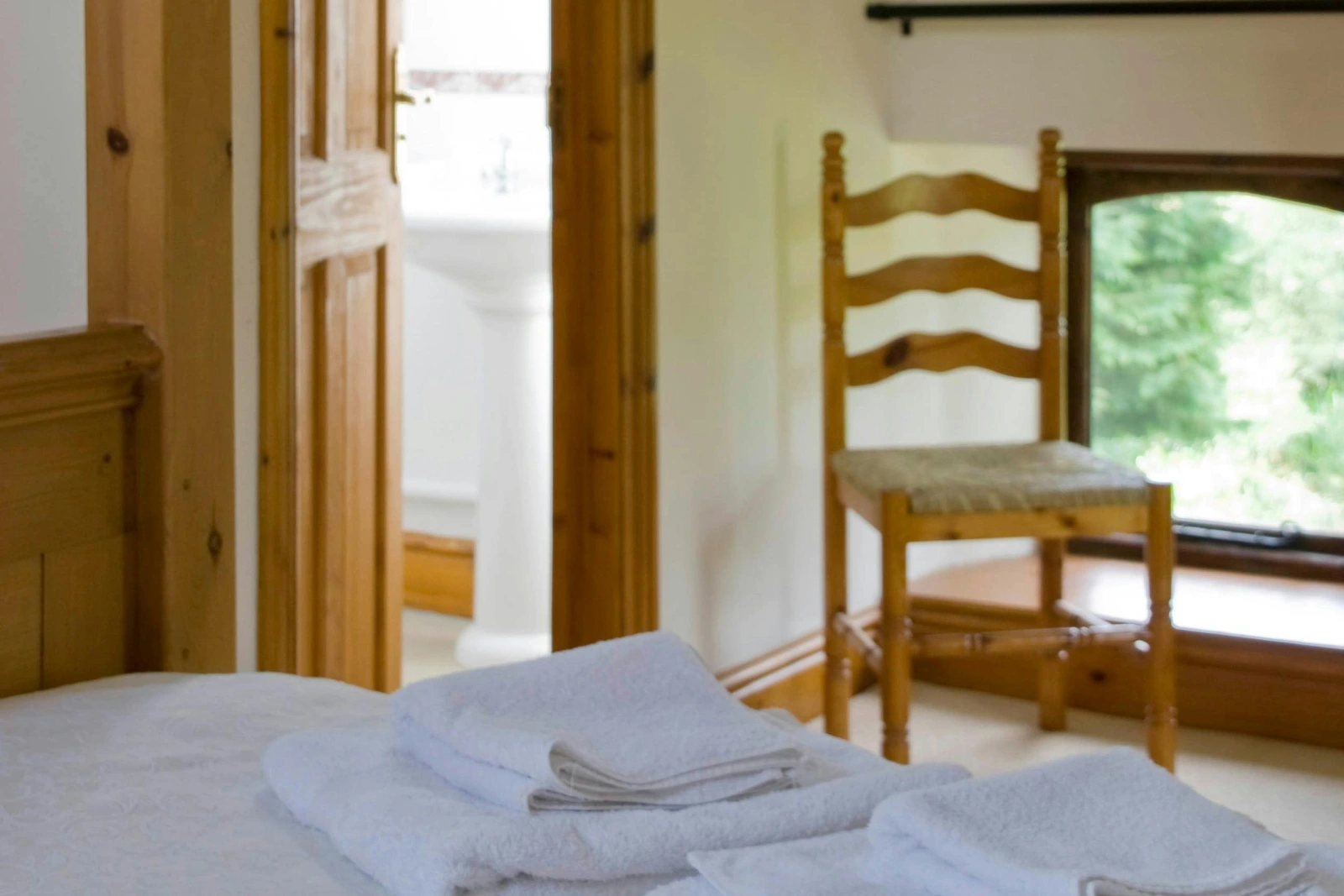 Bedroom with door to en-suite shower room