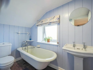 Bath, hand basin, toilet