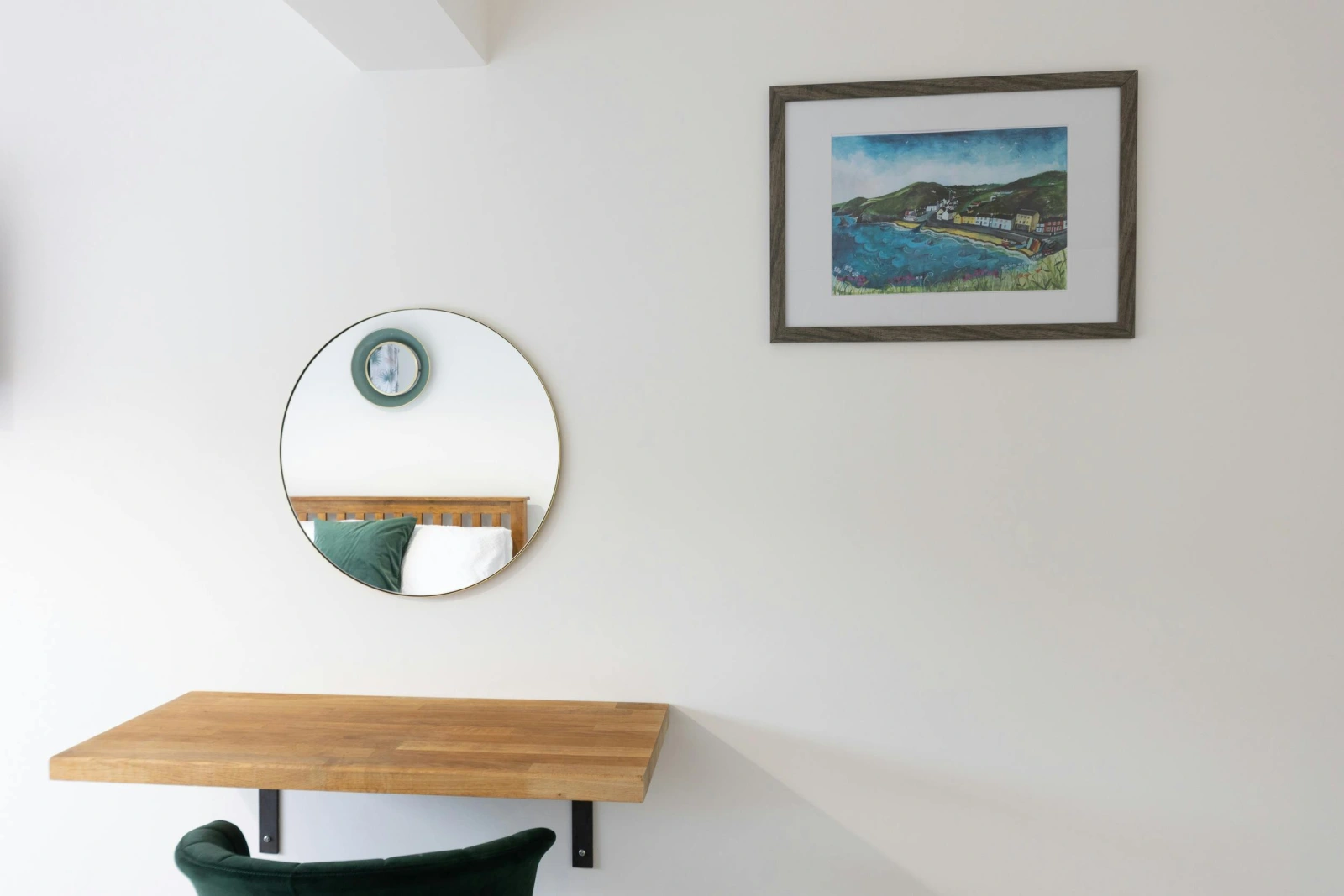 Office chair and small desk in the master bedroom.