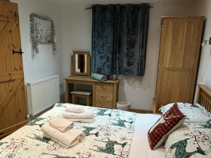 Bedroom with christmas decorations